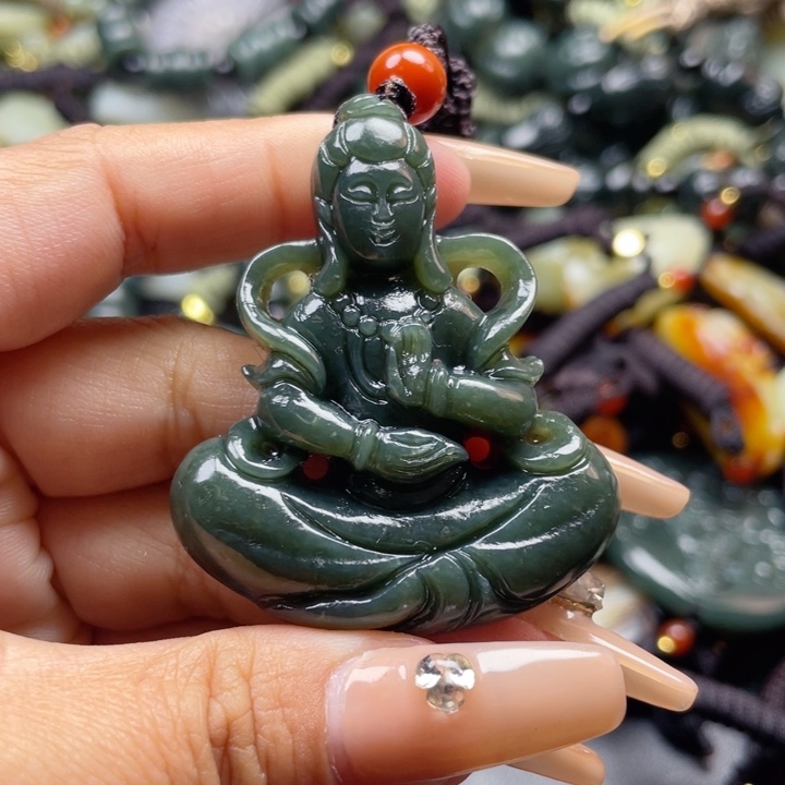 和田玉颈饰未镶嵌