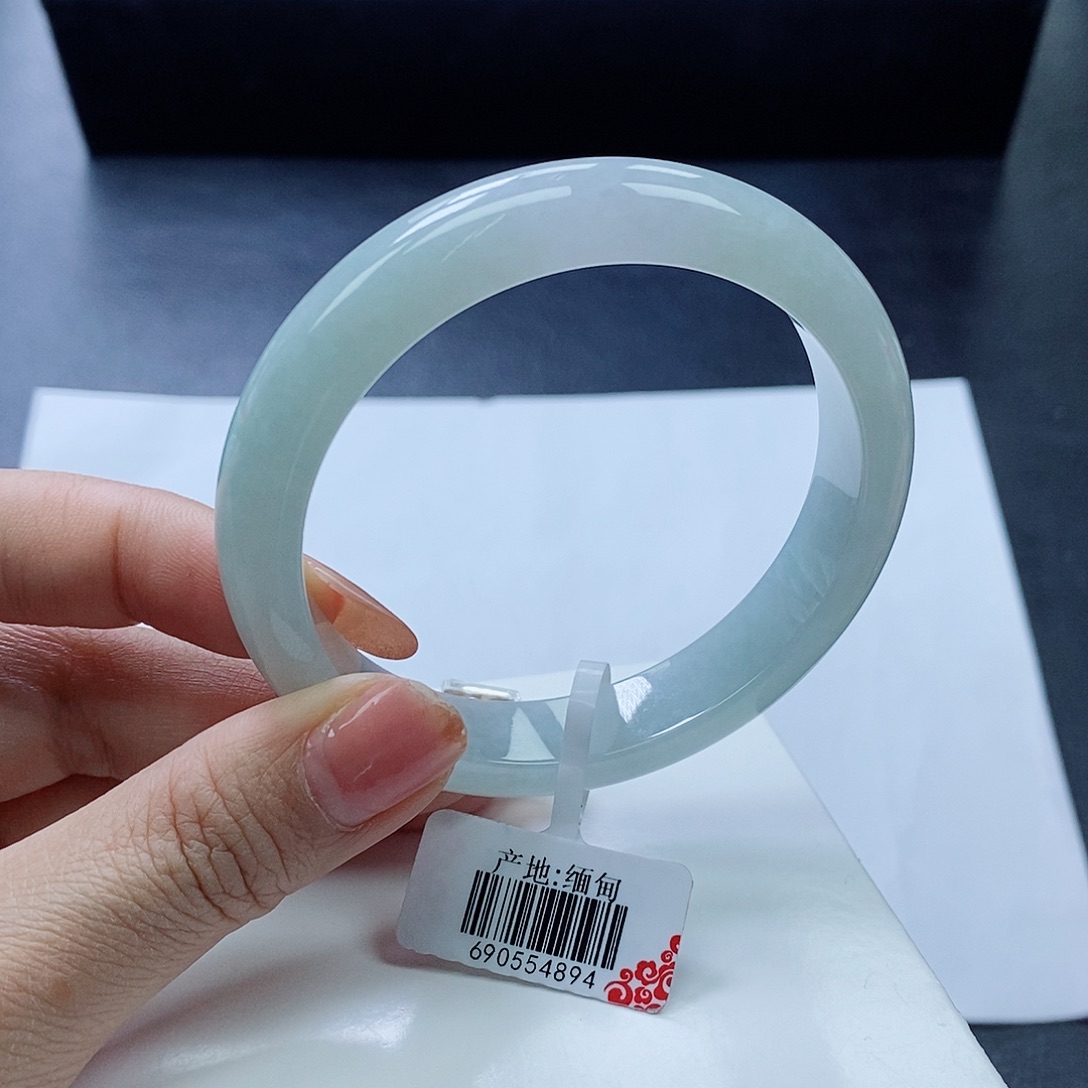 翡翠手镯未镶嵌57.5圈口