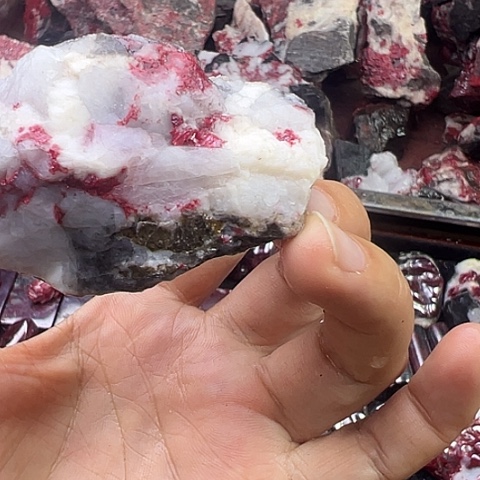 天然辰砂天然原矿朱砂