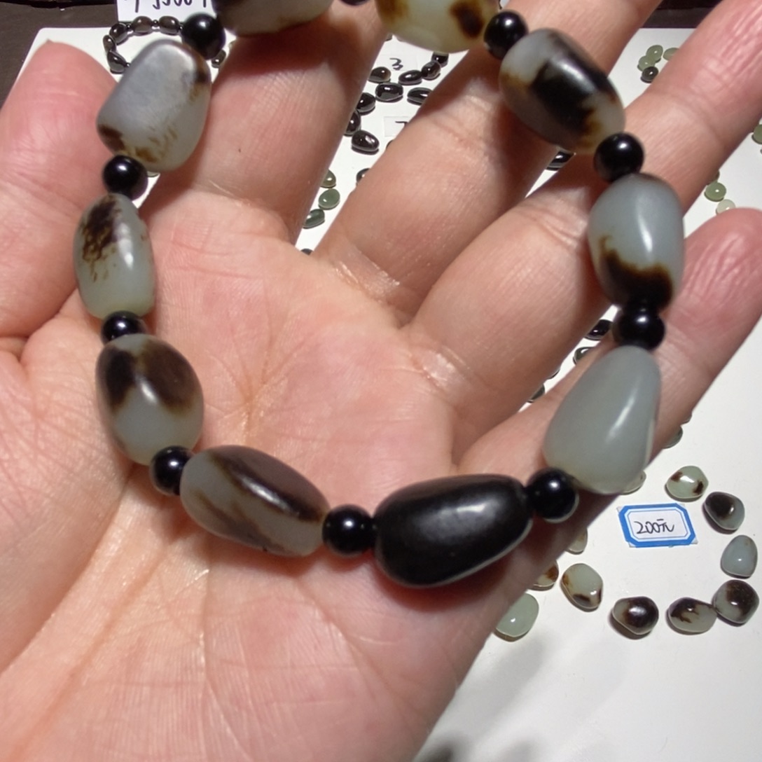 未镶嵌和田玉手链?**?5