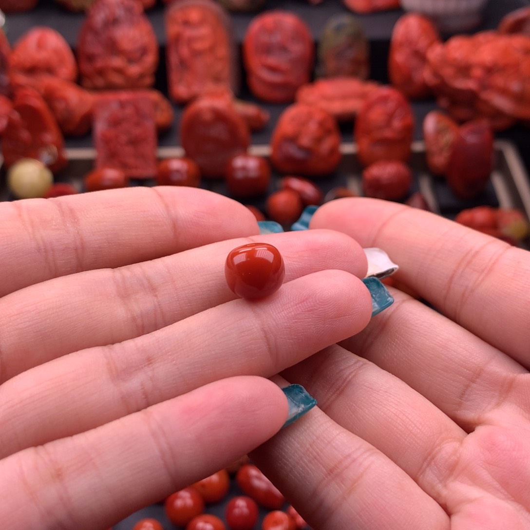 南红玛瑙南红川料原矿老型10.2mm未镶嵌