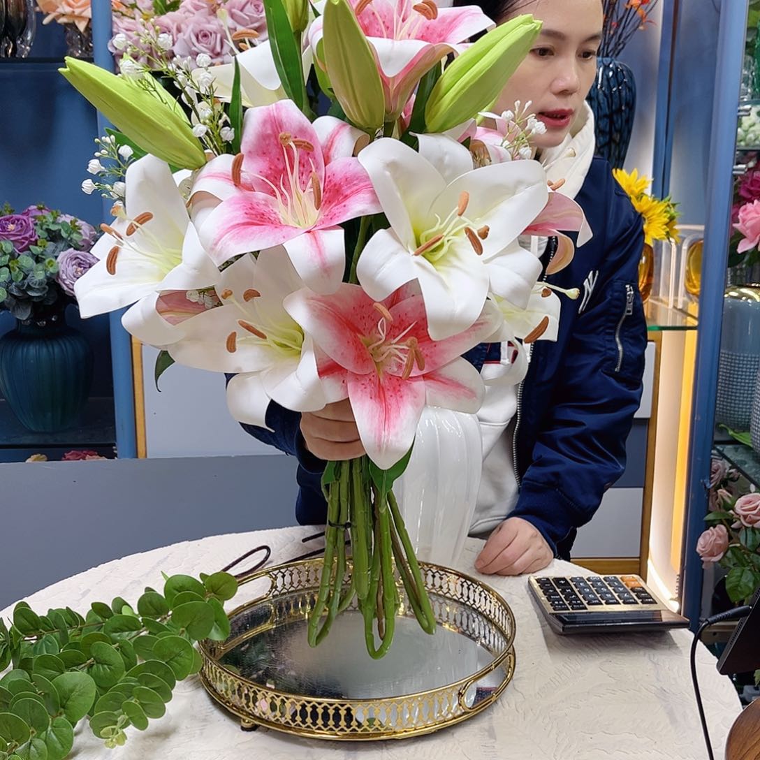 4枝白色4枝粉色2枝满天星