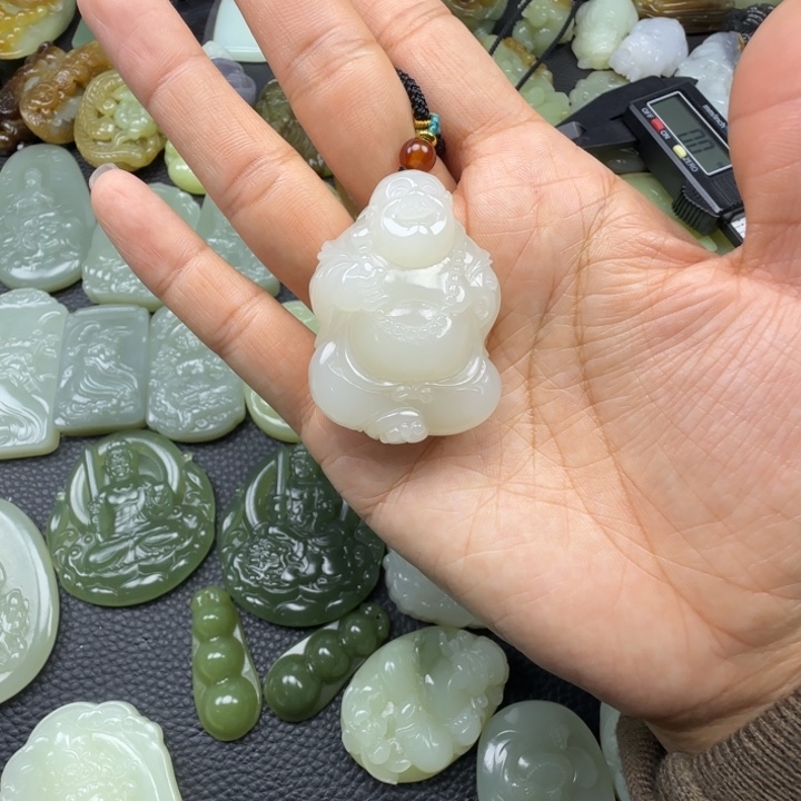 程***主和田玉未镶嵌珠宝奇石