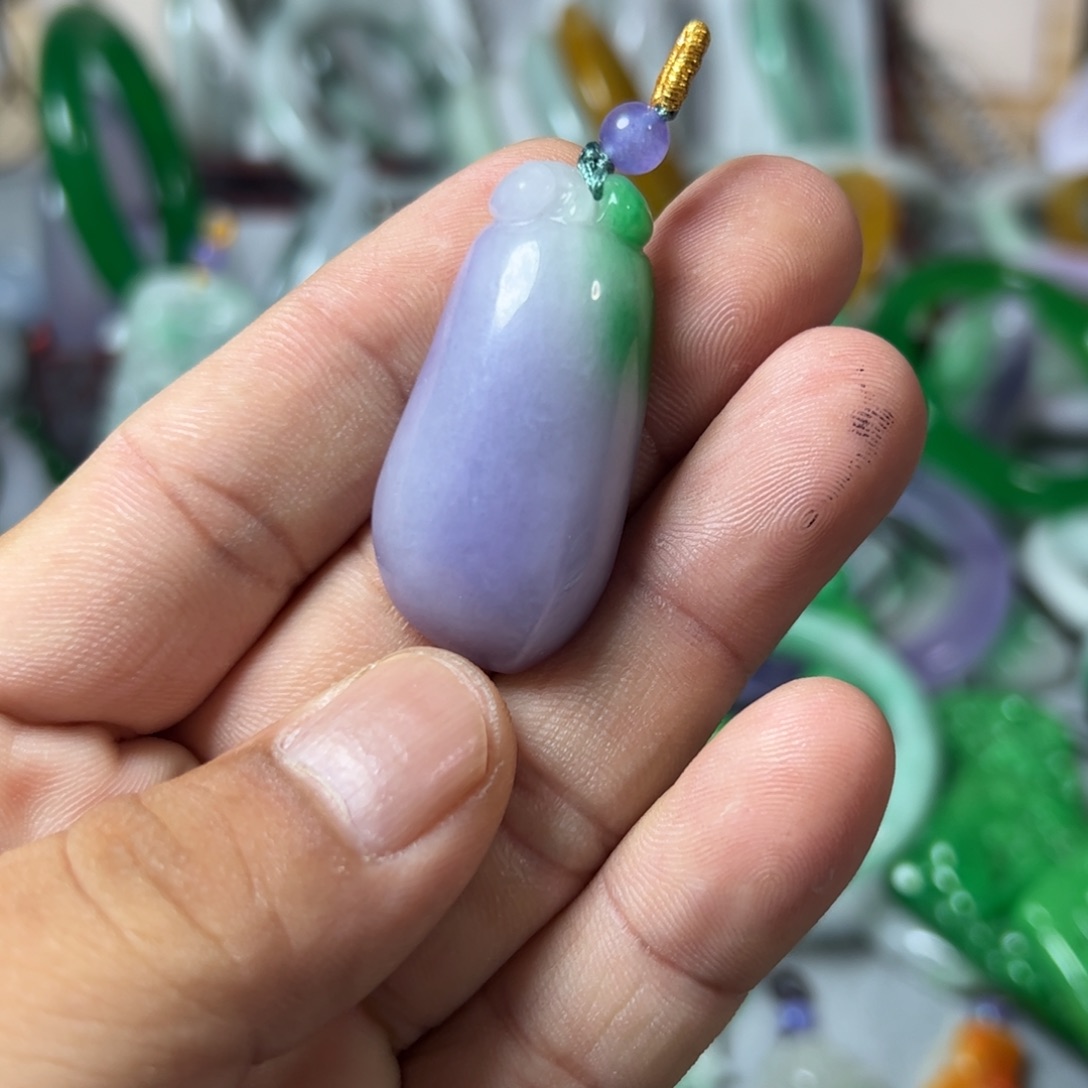 翡翠未镶嵌颈饰吊坠