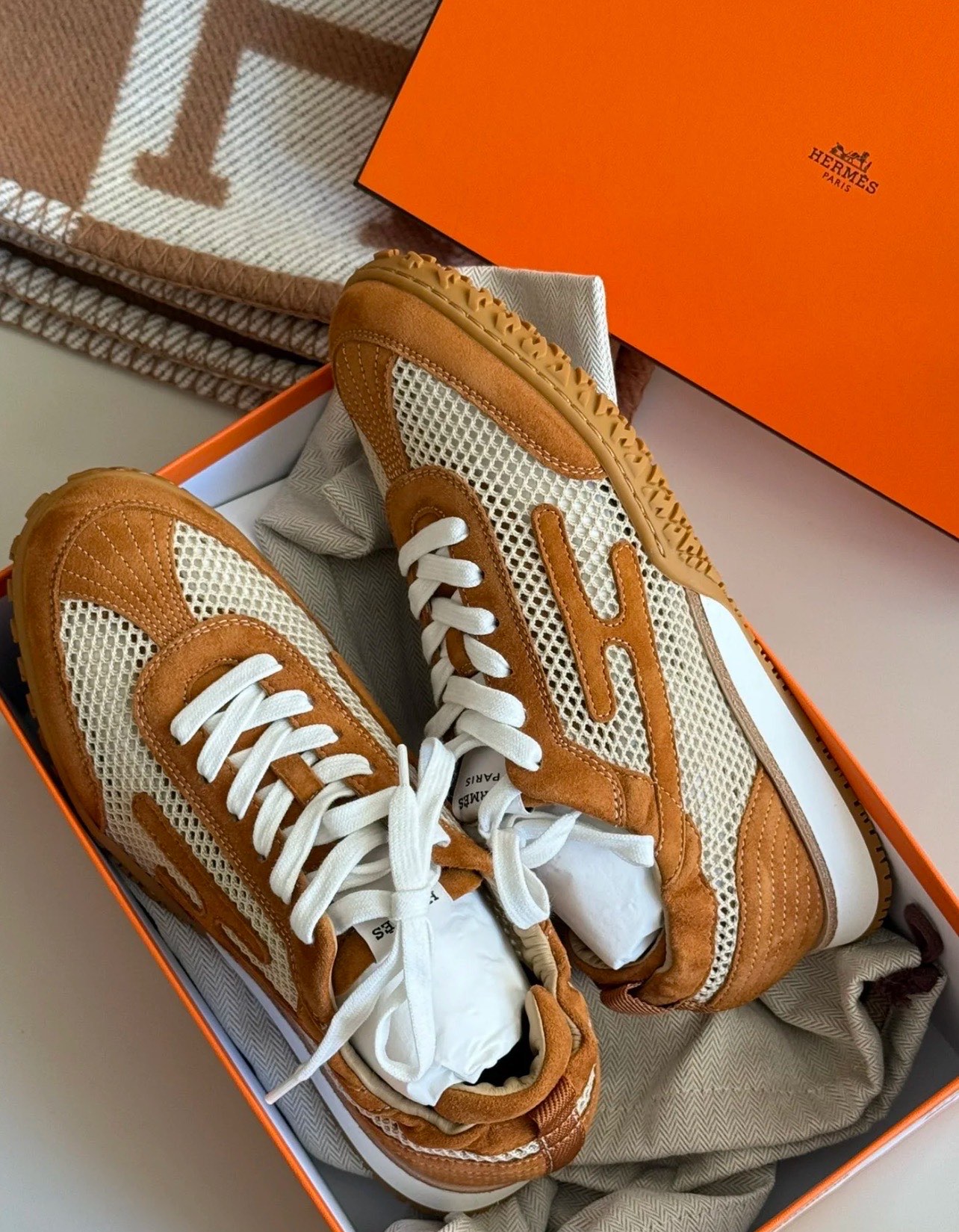 全新未使用 Hermes/爱马仕  jet网眼运动鞋德训鞋38.5码 11940392