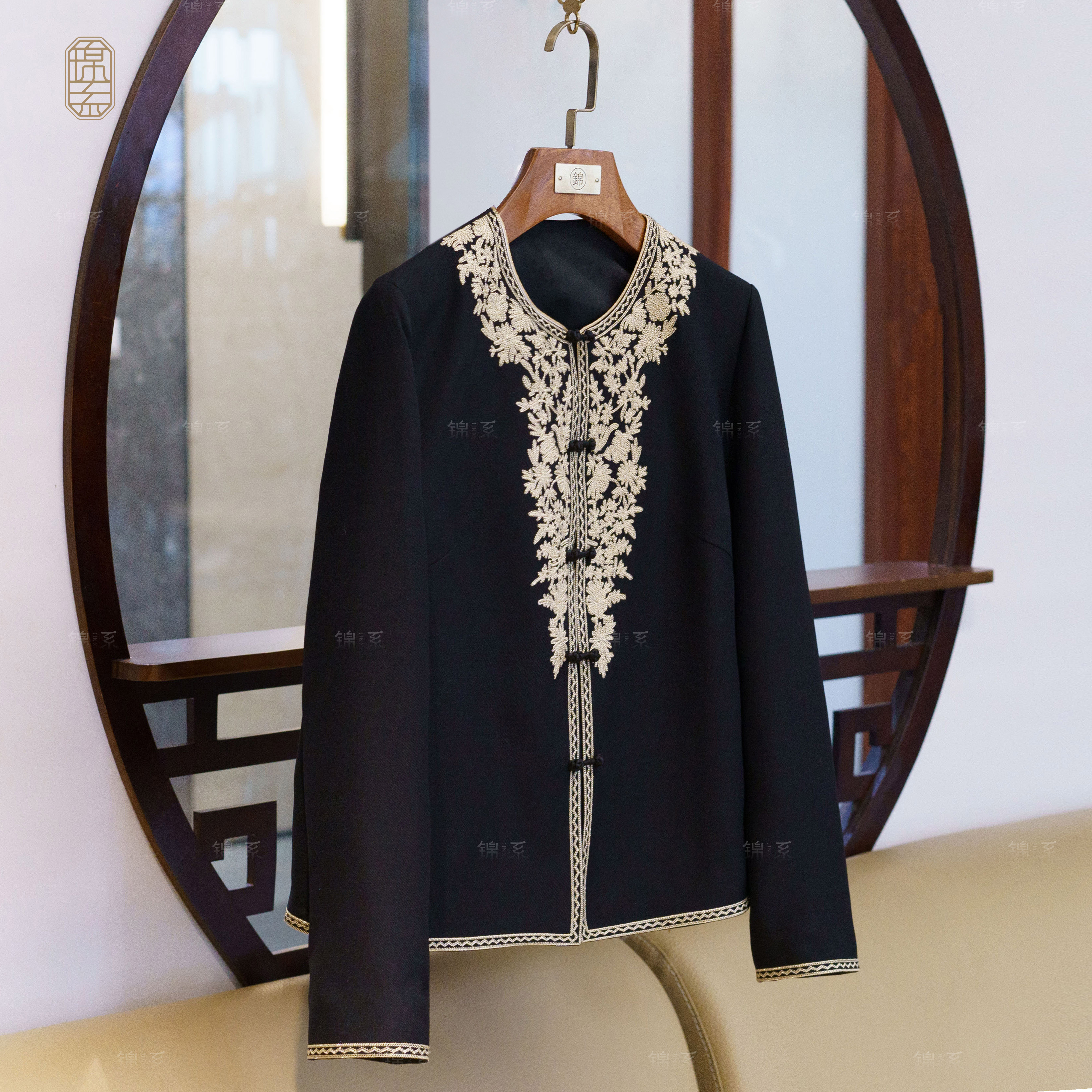 【新款~推荐】57姆米丝羊毛桑蚕丝绣花圆领直襟长袖外套-E-382421