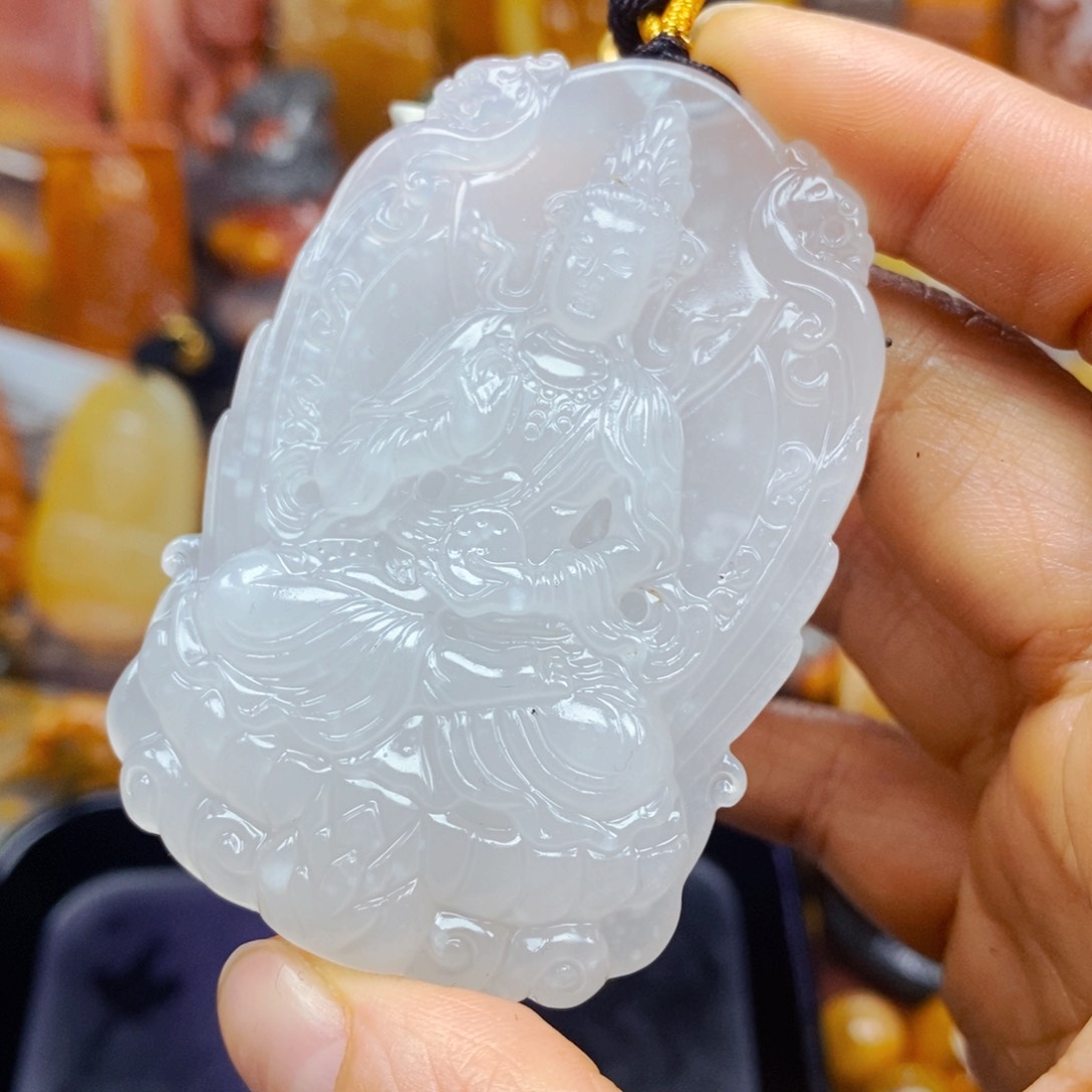 石英质玉（黄龙玉）未镶嵌颈饰