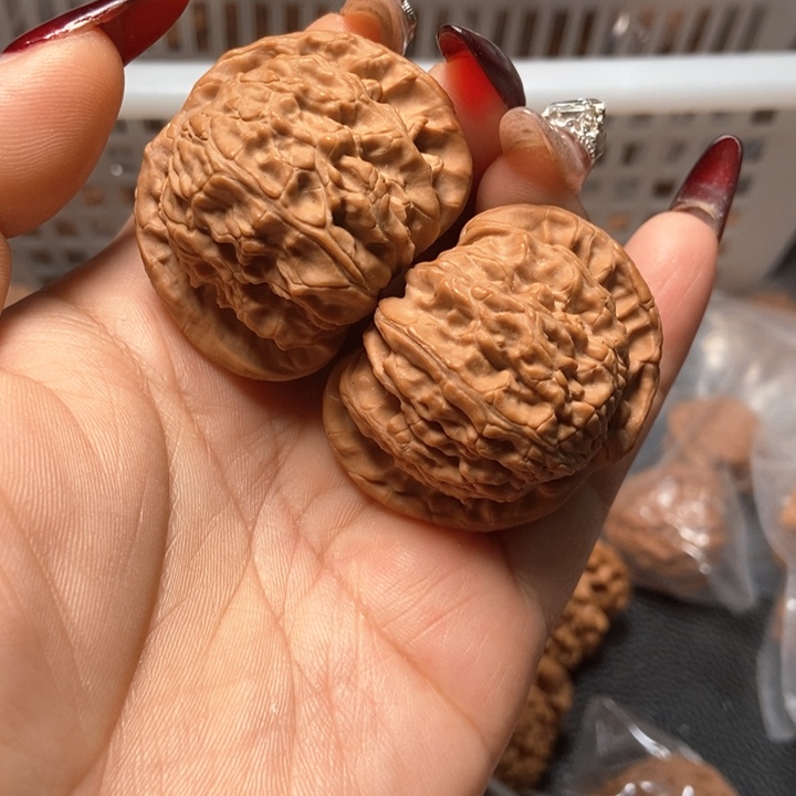文玩核桃吊坠白狮子2