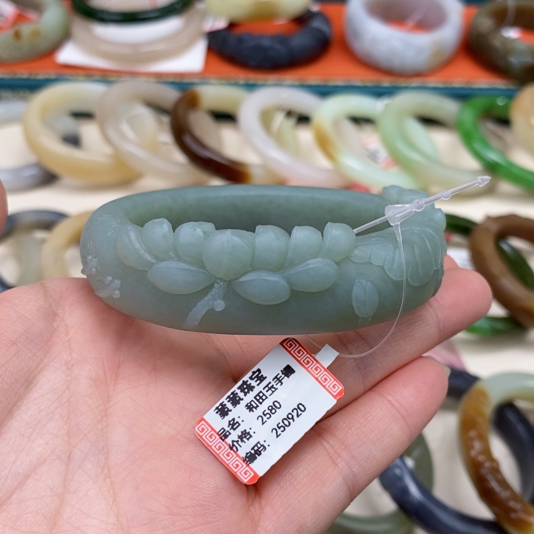 ****呀和田玉未镶嵌手镯57.2定制