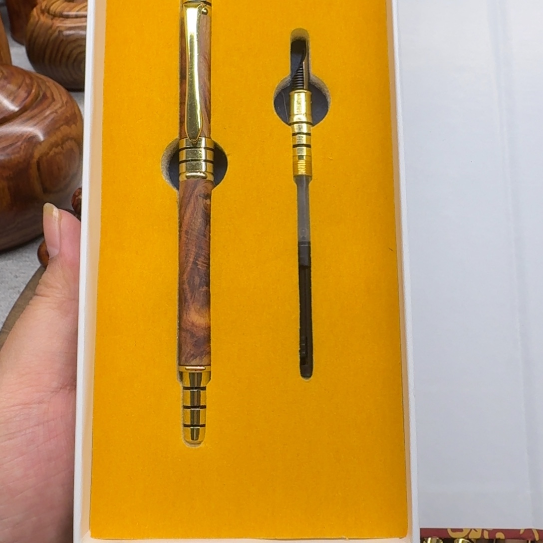 自***厂黄花梨/降香黄檀88888888