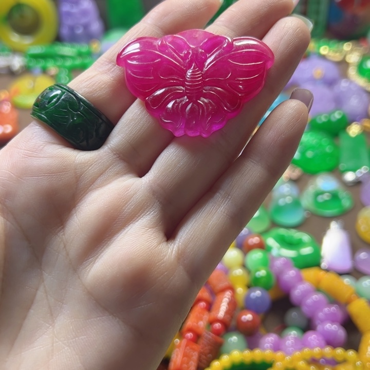 翡翠未镶嵌颈饰吊坠