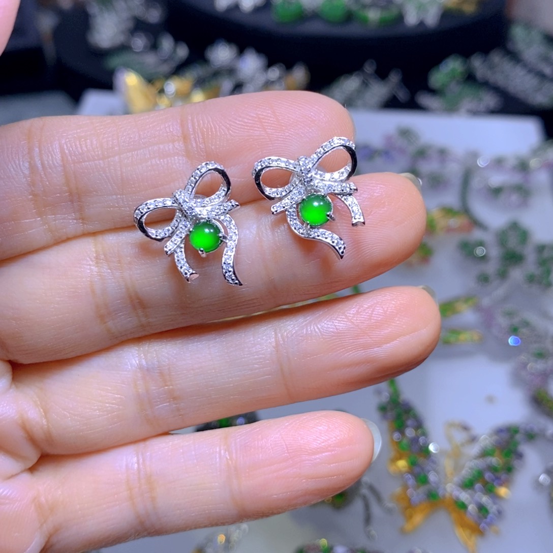 翡翠颈饰银S925镶嵌天然翡翠