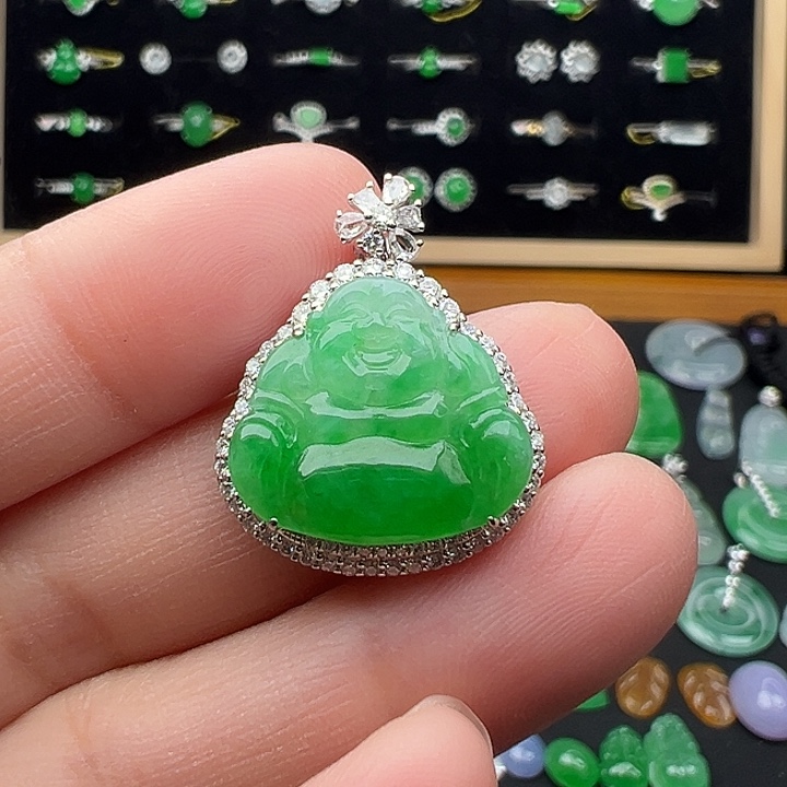 翡翠18K金镶嵌颈饰佛