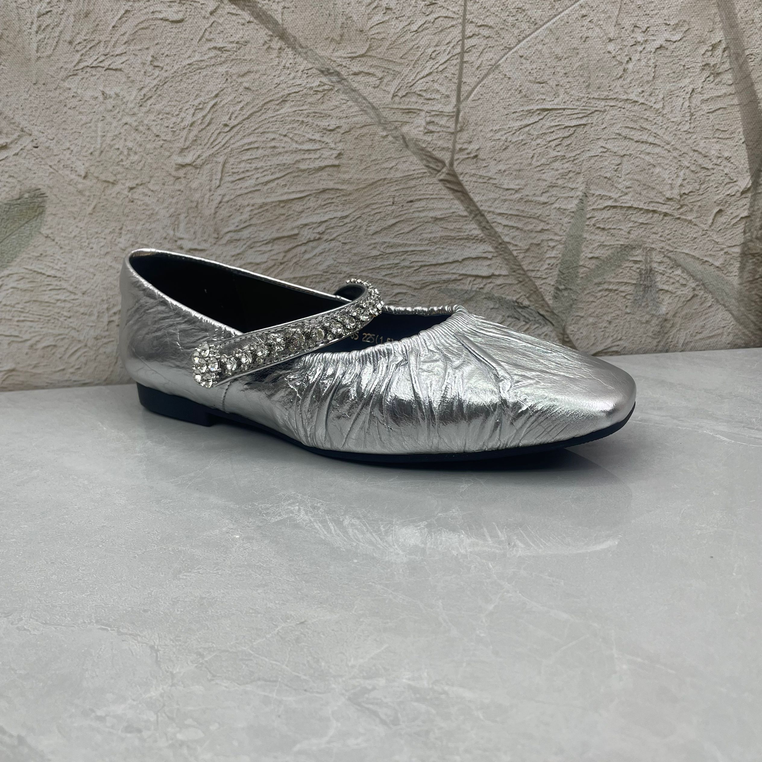 单鞋女 (牛皮)806-65（孤品）b区35码