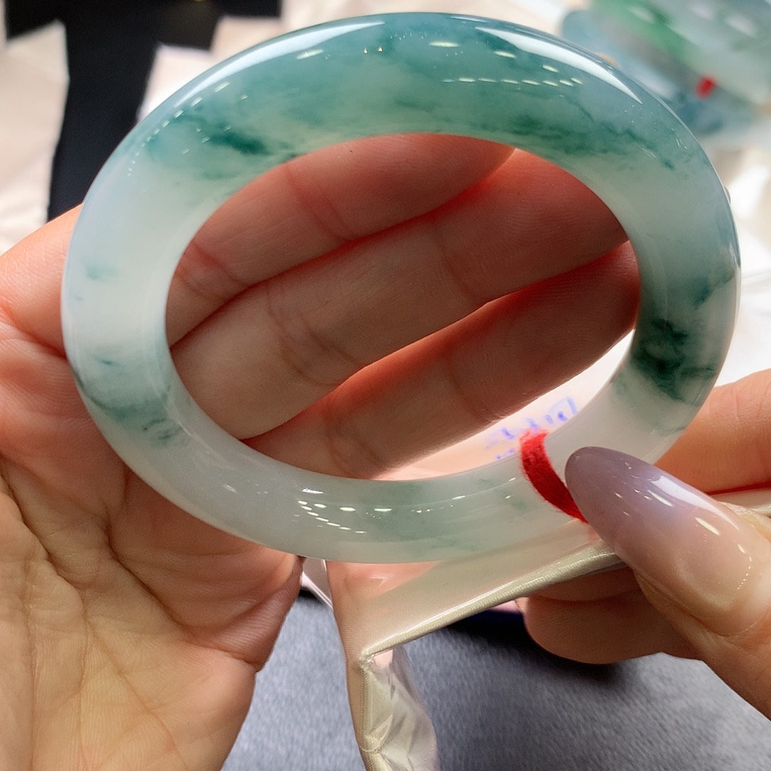 翡翠未镶嵌手镯55.3元