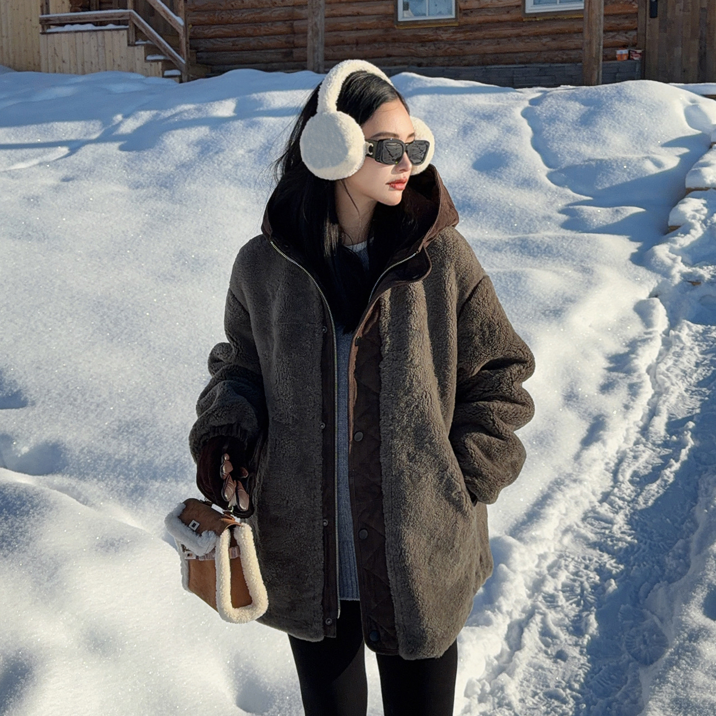 LAZYVISION【波士顿】90鹅绒短款连帽小羊一体女士羽绒服ZMD-34492