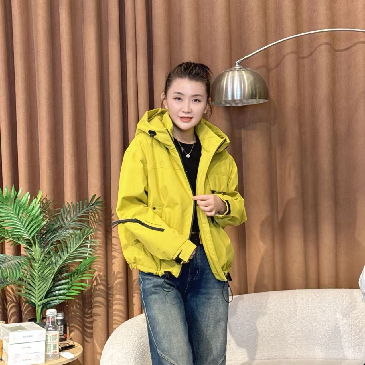 【二婷推荐】25年冬季新款时尚连帽宽松加厚外套8857