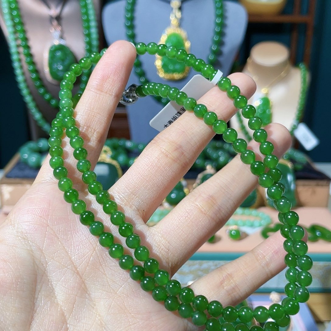 和田玉（碧玉）颈饰未镶嵌