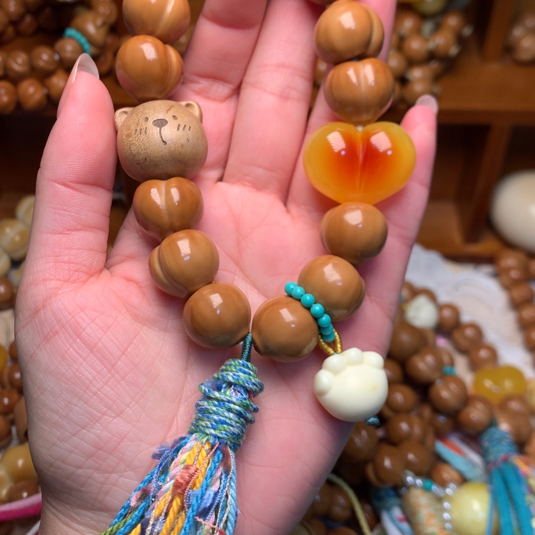 猴头核桃吊坠新款屁桃手持定制