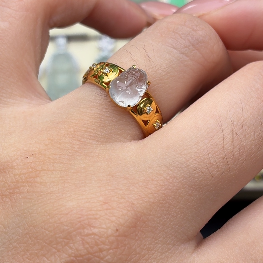 翡翠18K金镶嵌颈饰