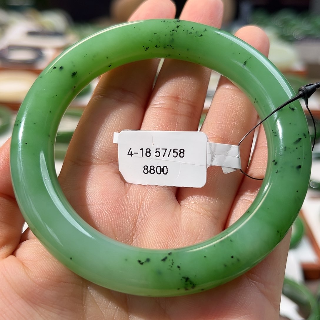 和田玉（碧玉）手镯未镶嵌