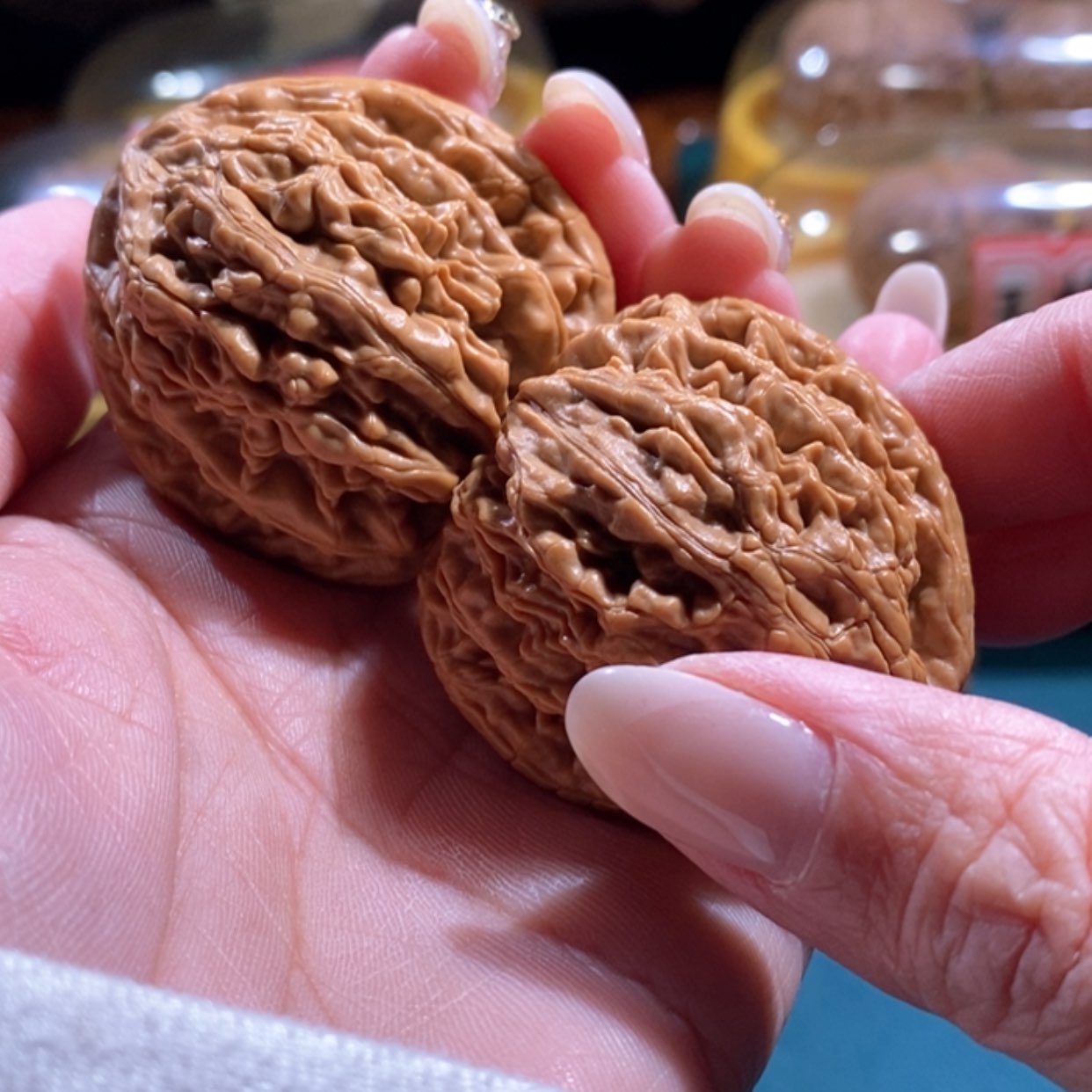 【闪购商品】文玩核桃吊坠格*虎头王