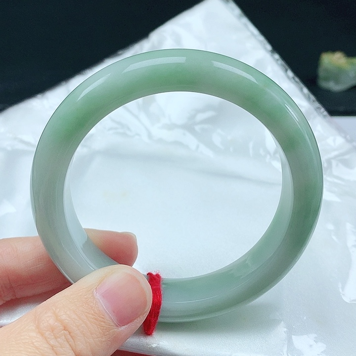 翡翠手镯未镶嵌天然翡翠手镯