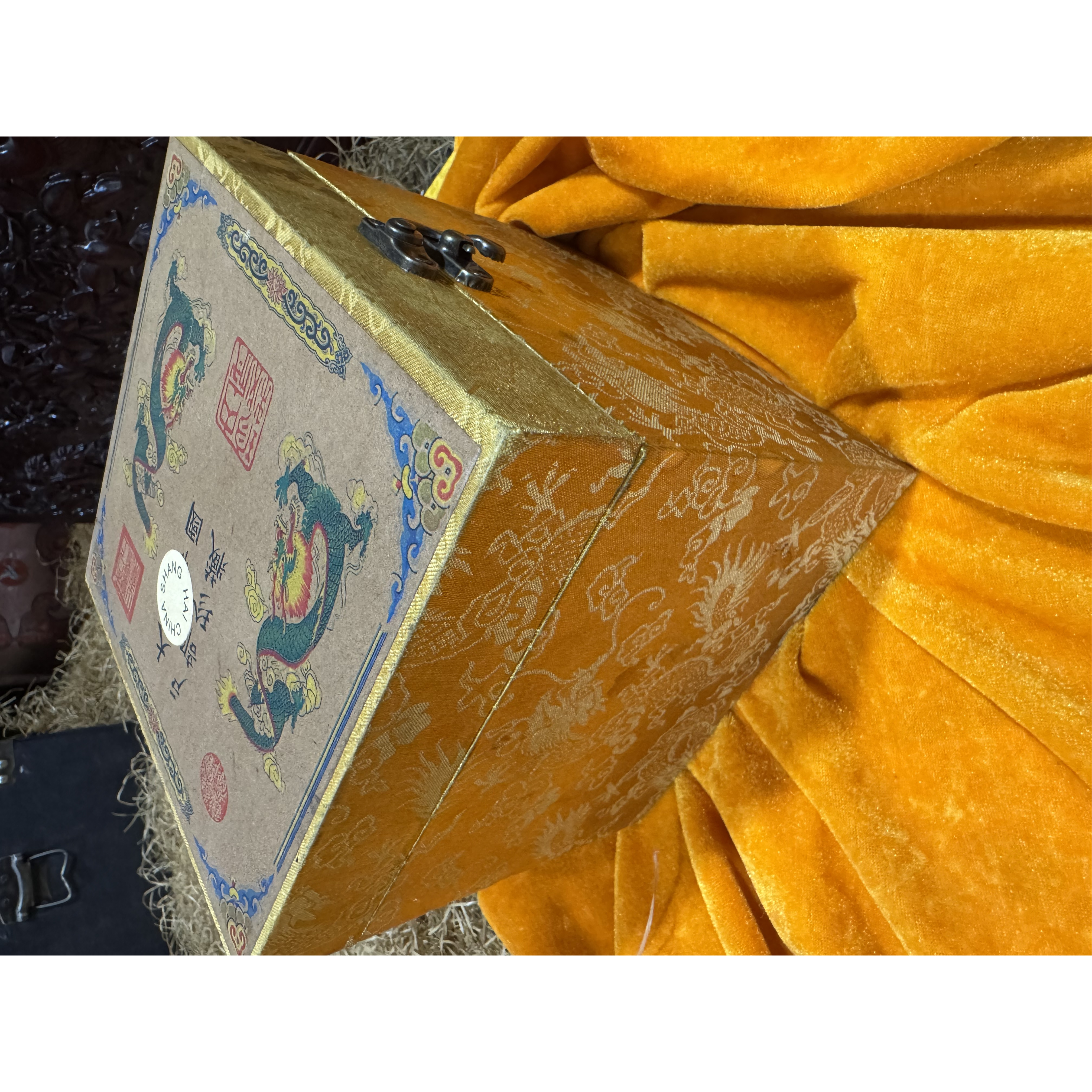 青龙织绣箱（盛宁织绣）