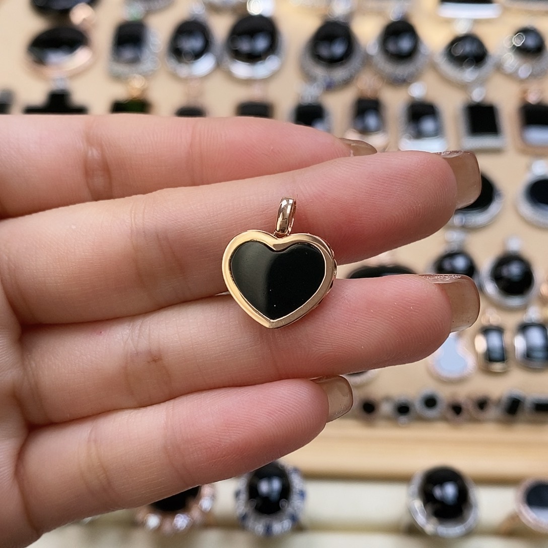 翡翠颈饰18K金镶嵌天然翡翠墨翠