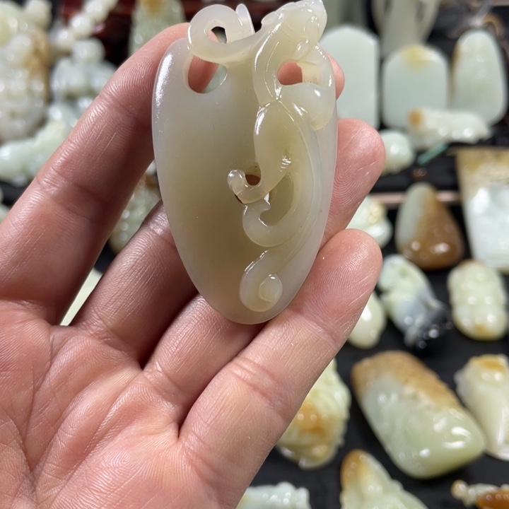 和田玉（糖玉）未镶嵌摆件