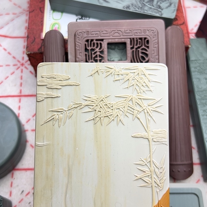 登***远松花石砚台金宝玉