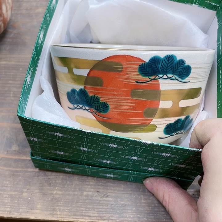 瓷片不****。瓷制作工艺品摆件