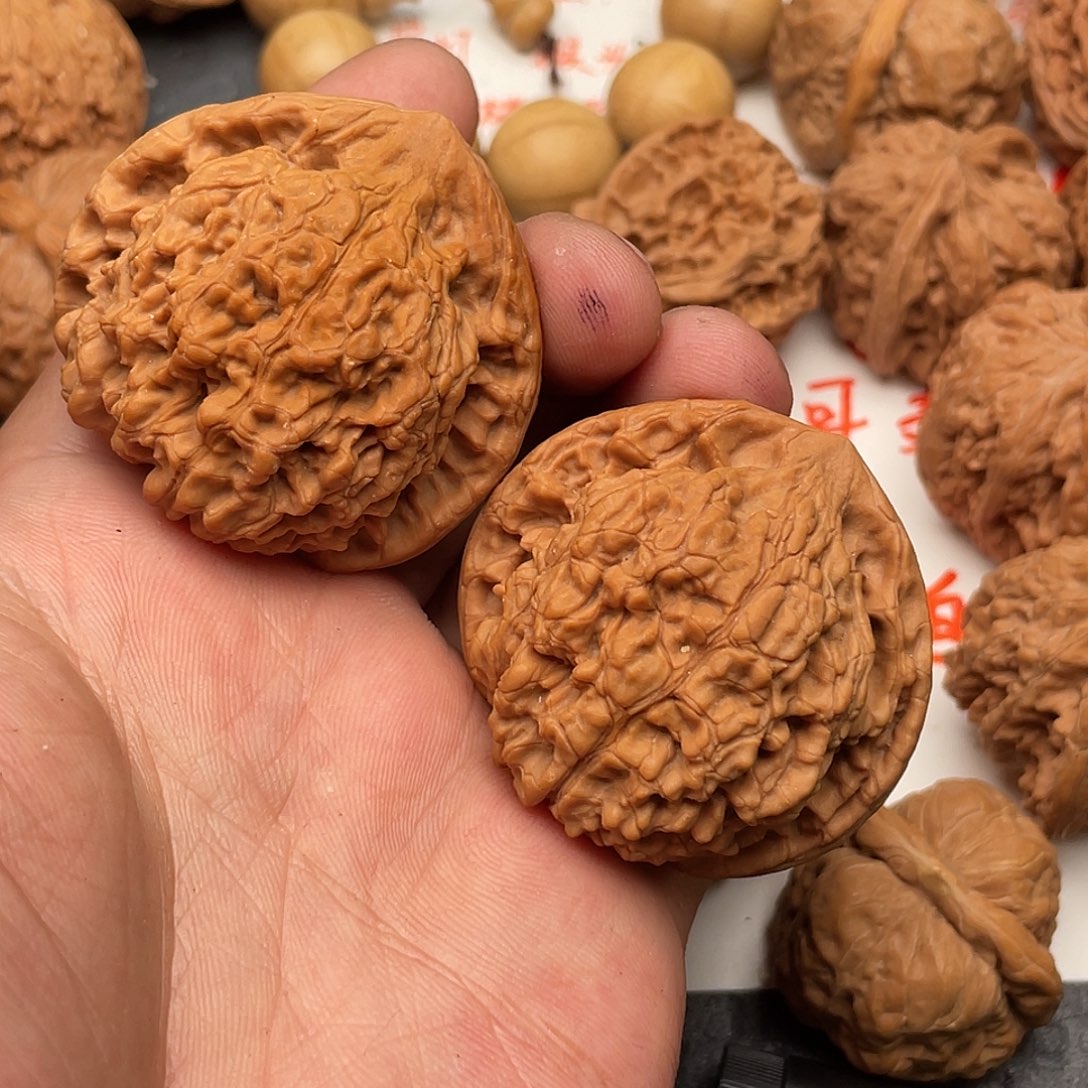 文玩核桃吊坠熬**军官吗