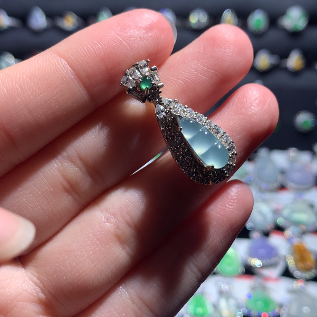 翡翠颈饰银S925镶嵌天然翡翠