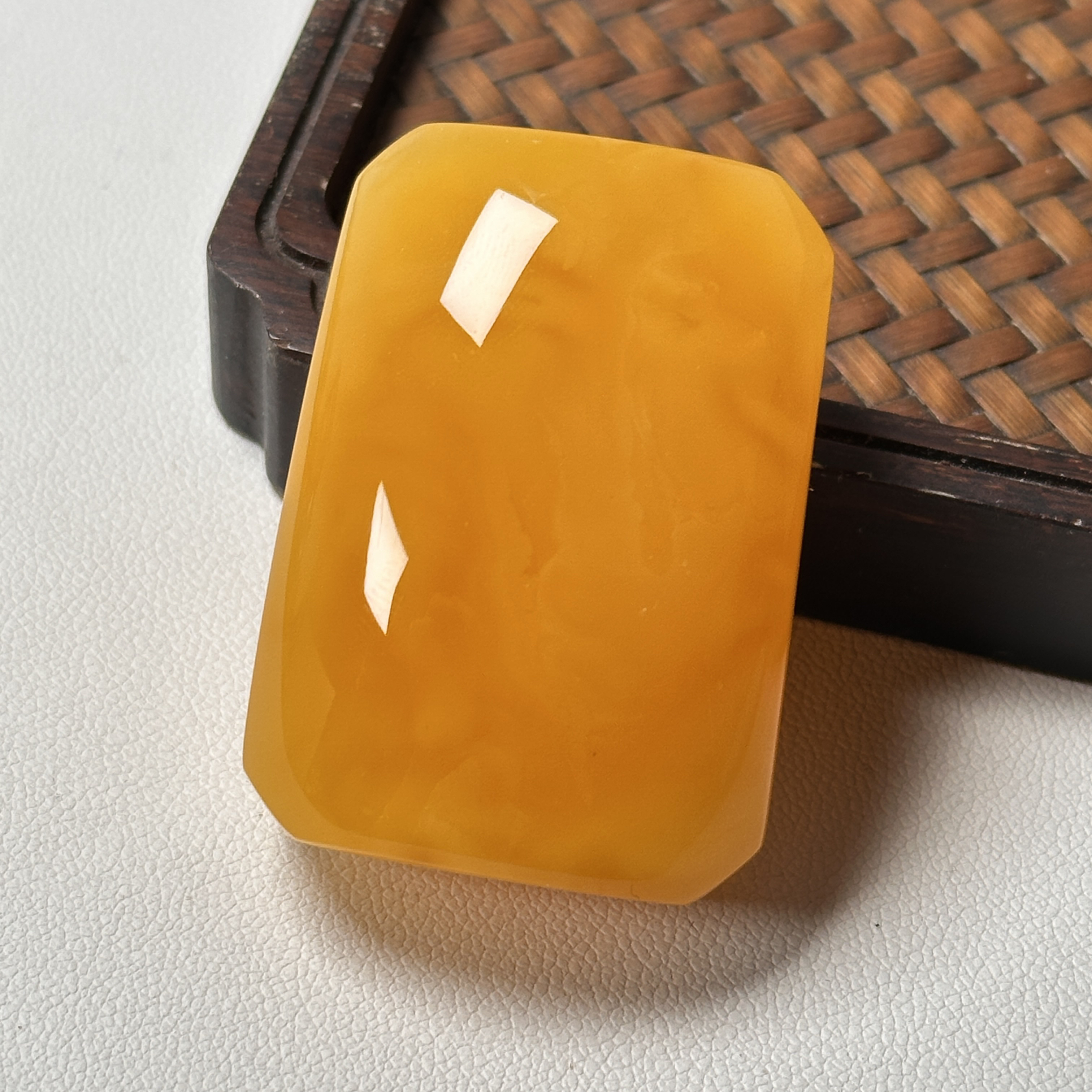 【欣晨珠宝】天然原矿无优化蜜蜡无事牌百搭吊坠款