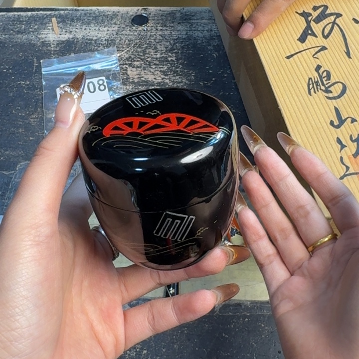 瓷片轻微划痕……哈哈哈哈哈