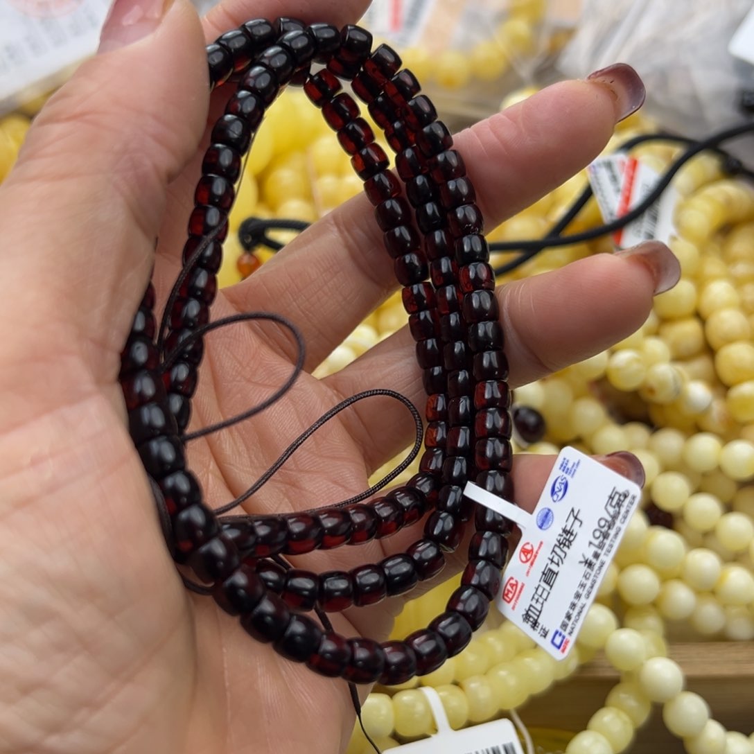 琥珀珠宝奇石未镶嵌