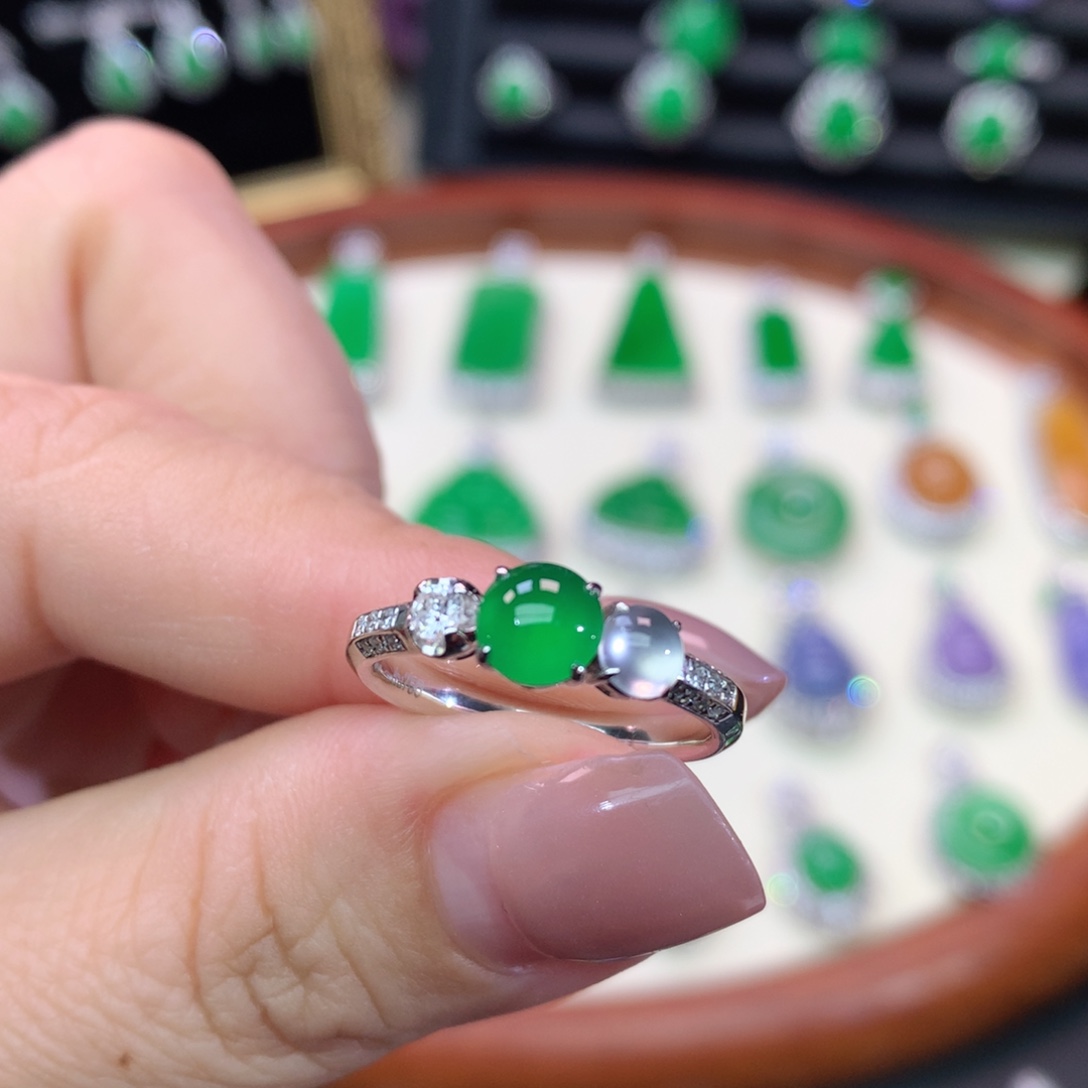 对***版翡翠18K金镶嵌吊坠(不含链)