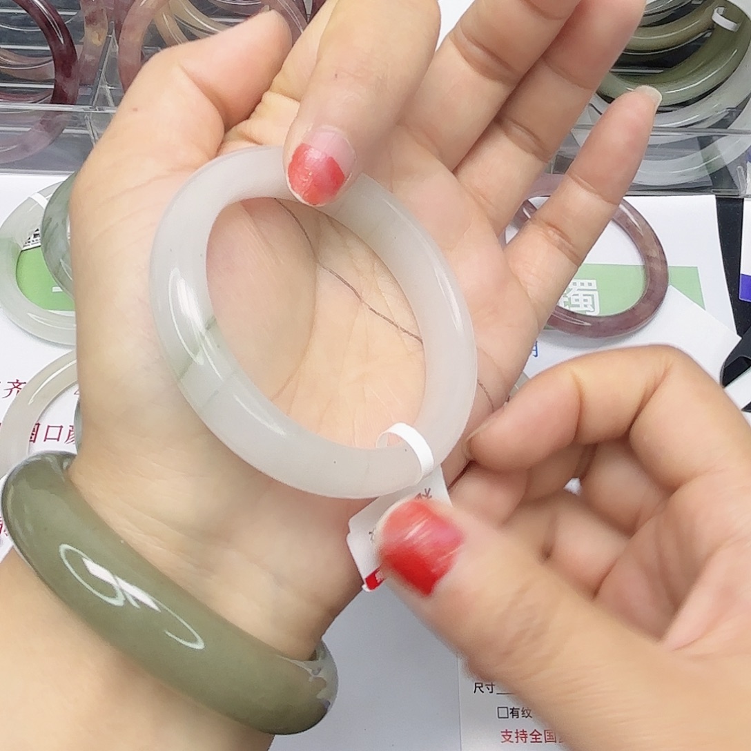 石英质玉未镶嵌手镯27/5251