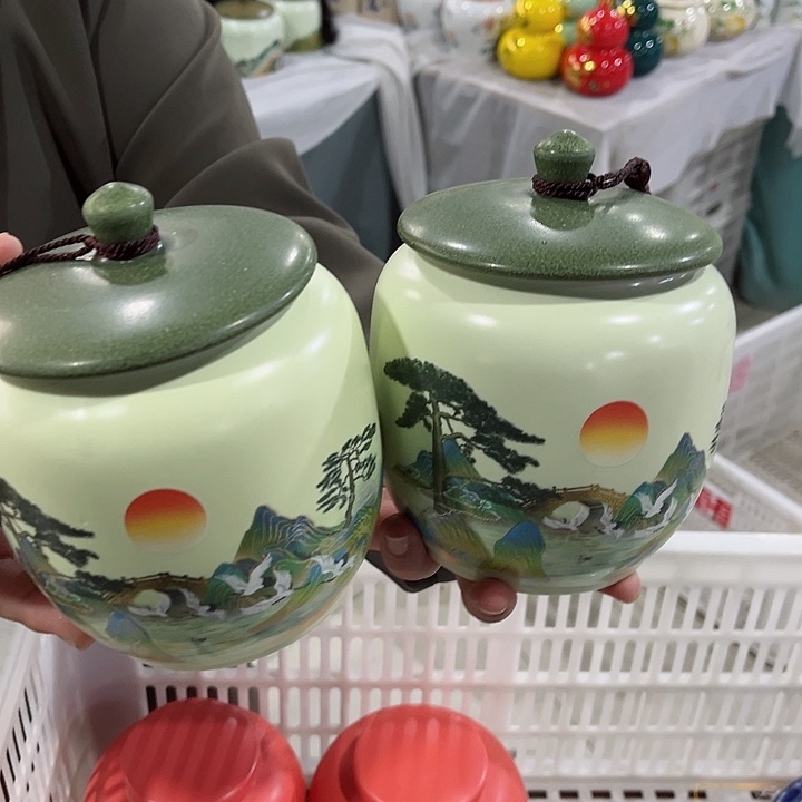 各种高档陶瓷茶叶罐储物罐