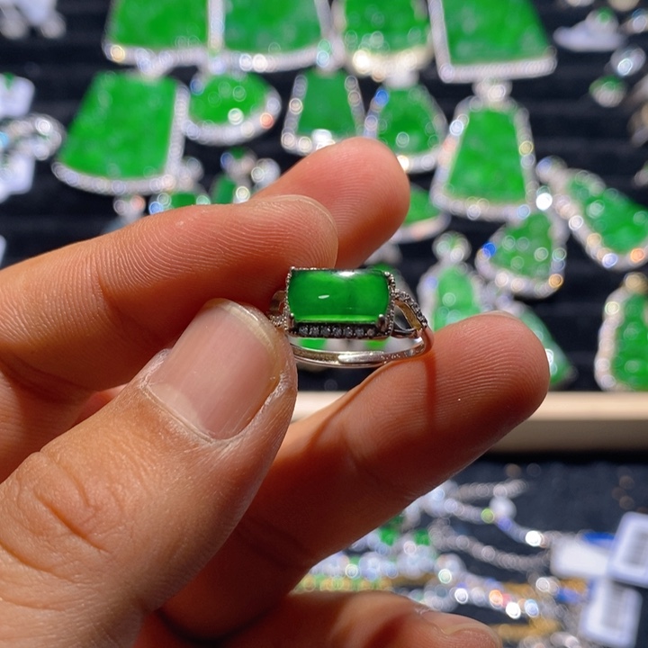 翡翠戒指银S925镶嵌天然A货翡翠