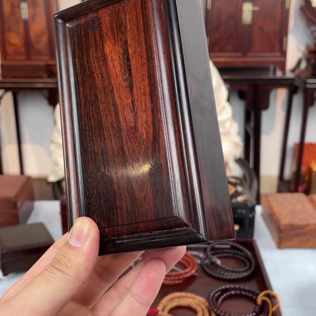 红酸枝木类成套家具