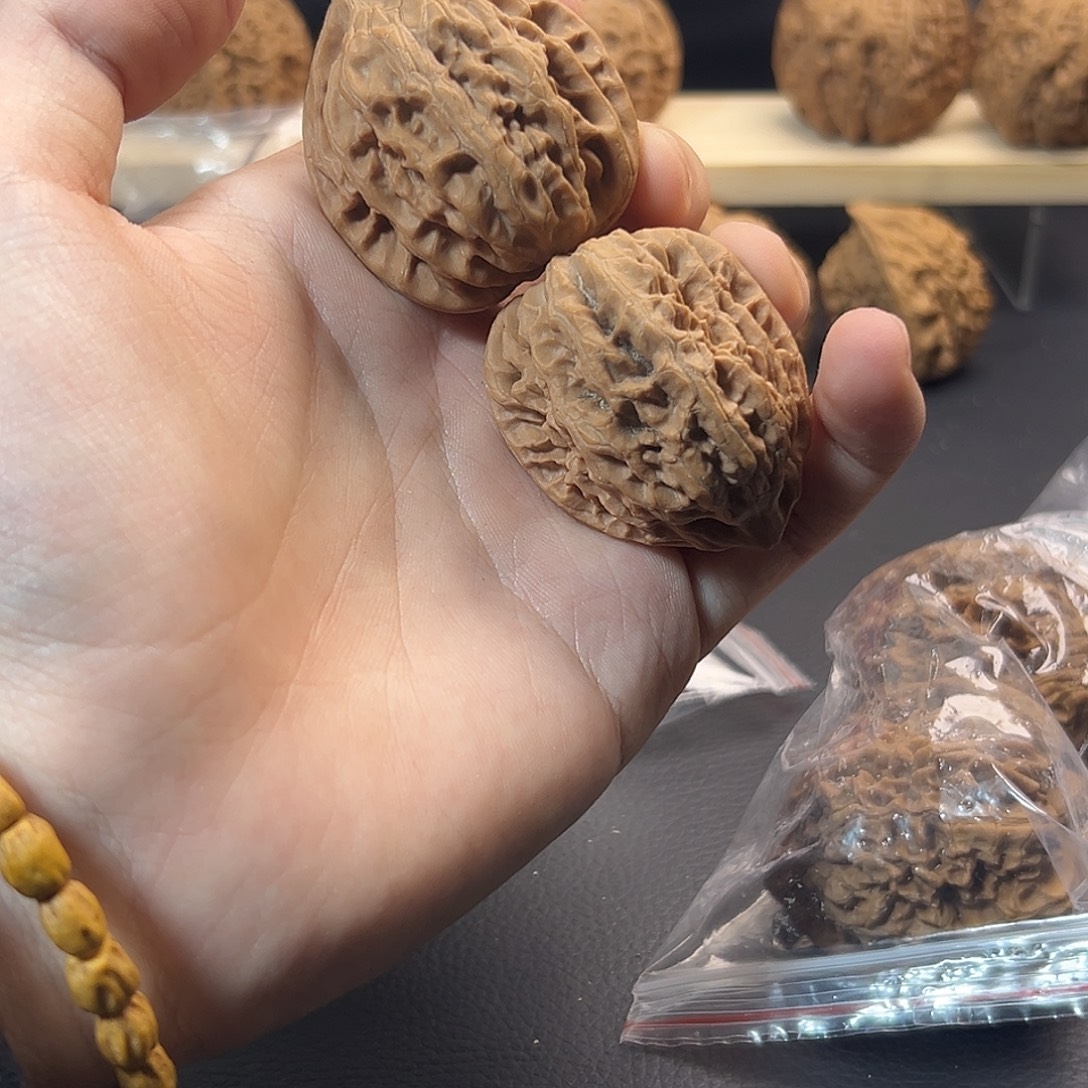 吊坠文玩核桃不知道