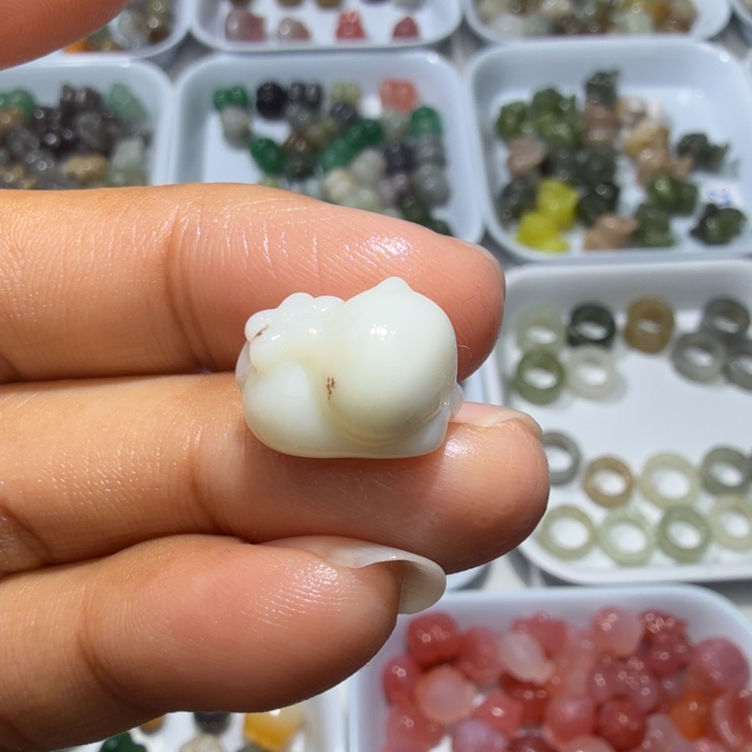 和田玉未镶嵌珠宝奇石