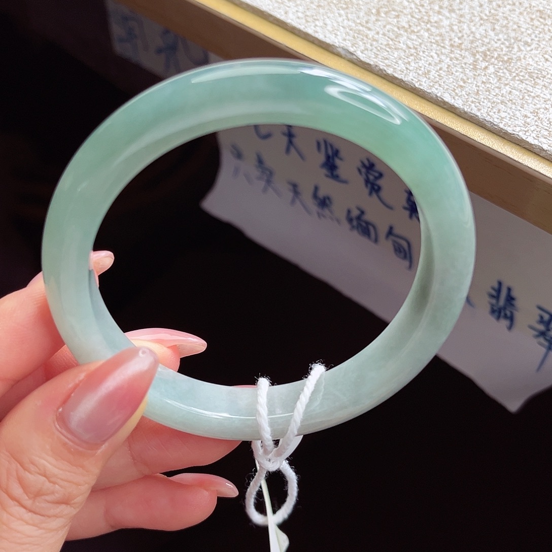 翡翠未镶嵌手镯手镯