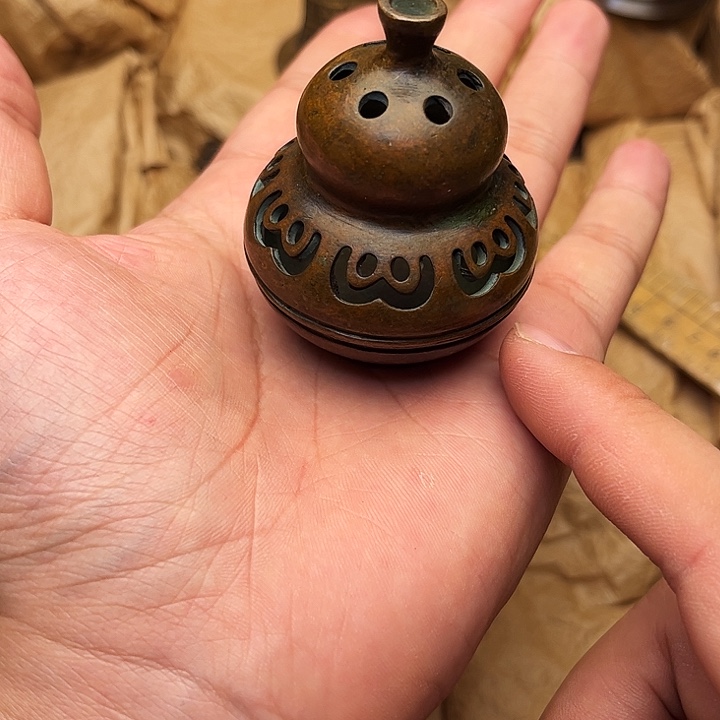 精美铜器做工精湛