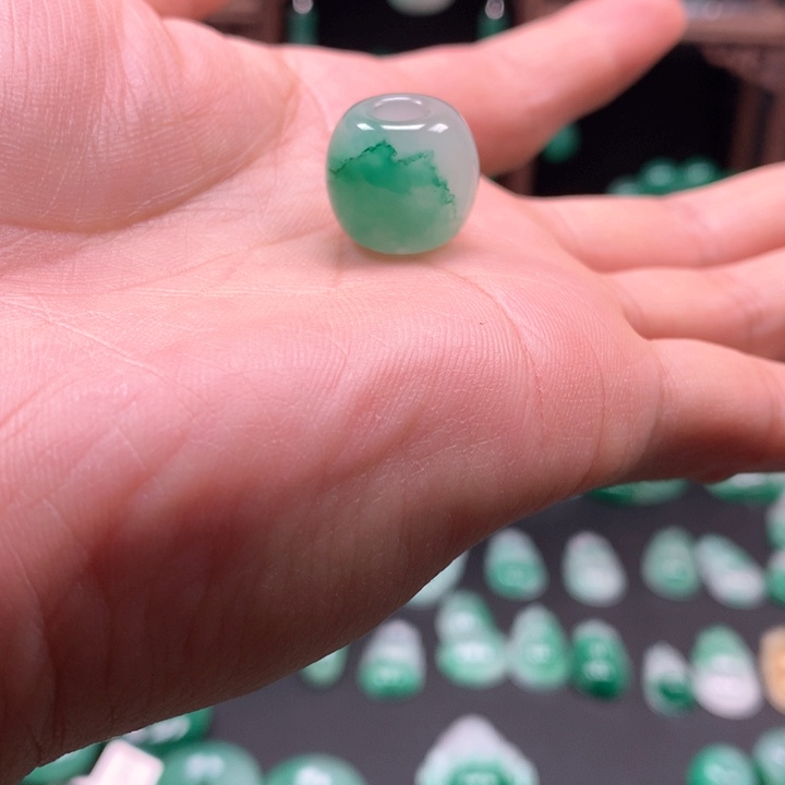 石英质玉颈饰未镶嵌