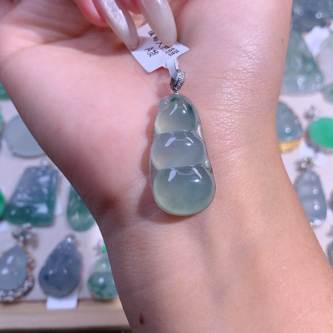 翡翠吊坠(不含链)18K金镶嵌