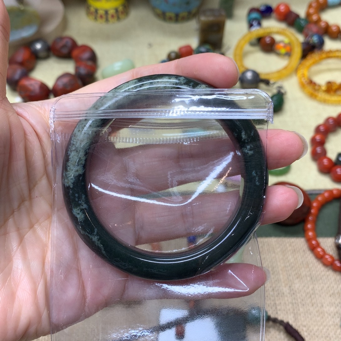 莹***儿和田玉未镶嵌颈饰