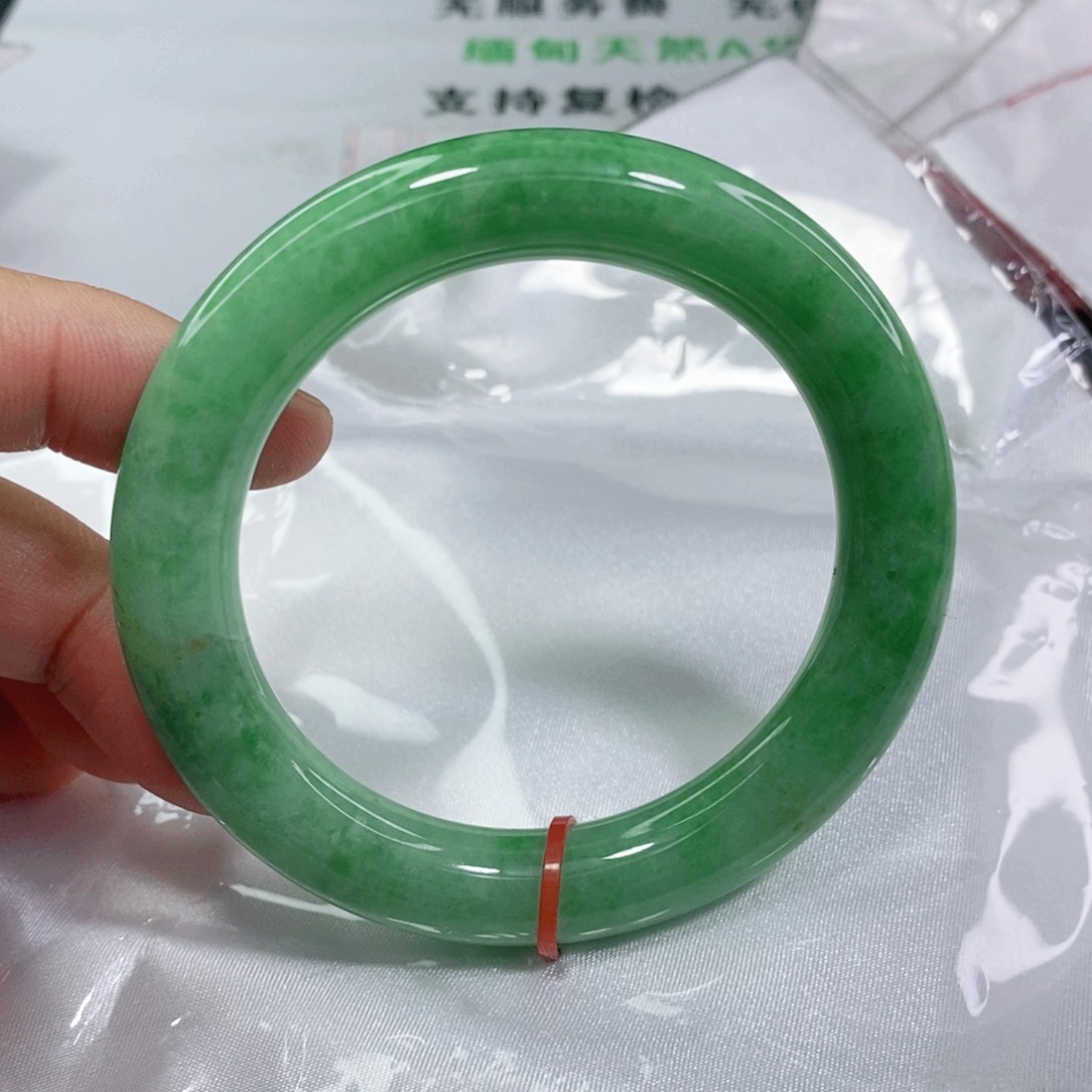 翡翠手镯未镶嵌?***?55.6圈口圆条